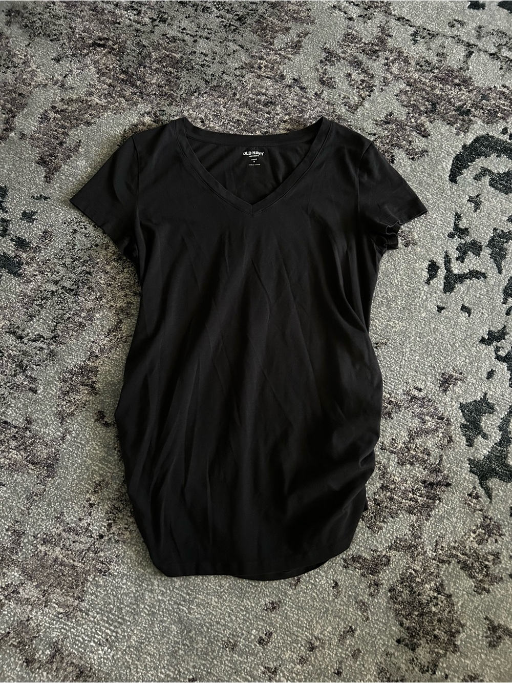 Old Navy Charcoal V-Neck Short Sleeve Maternity Tee